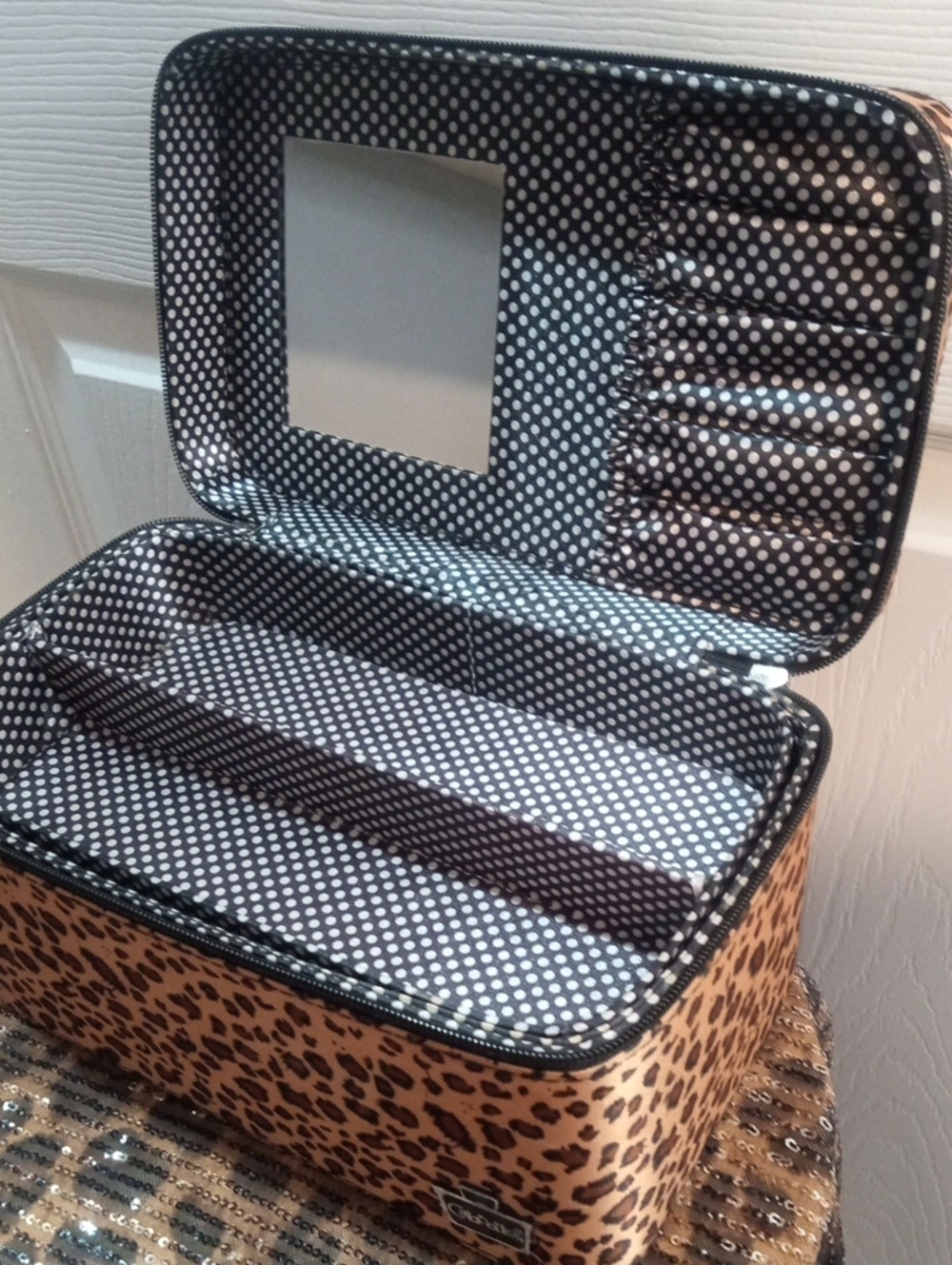 LEOPARD PRINT CABOODLE - Picture 6 of 13